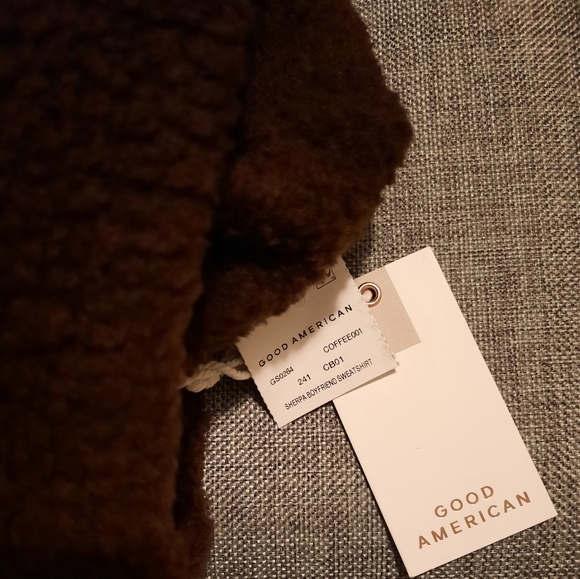 Good American Sherpa Boyfriend Pullover Sweatshirt - Picture 5 of 5